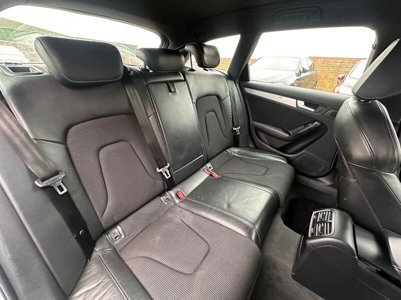 AUDI A4 AVANT