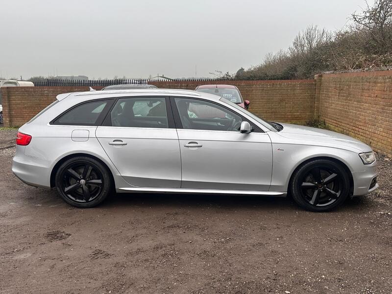 AUDI A4 AVANT