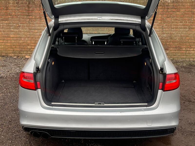 AUDI A4 AVANT