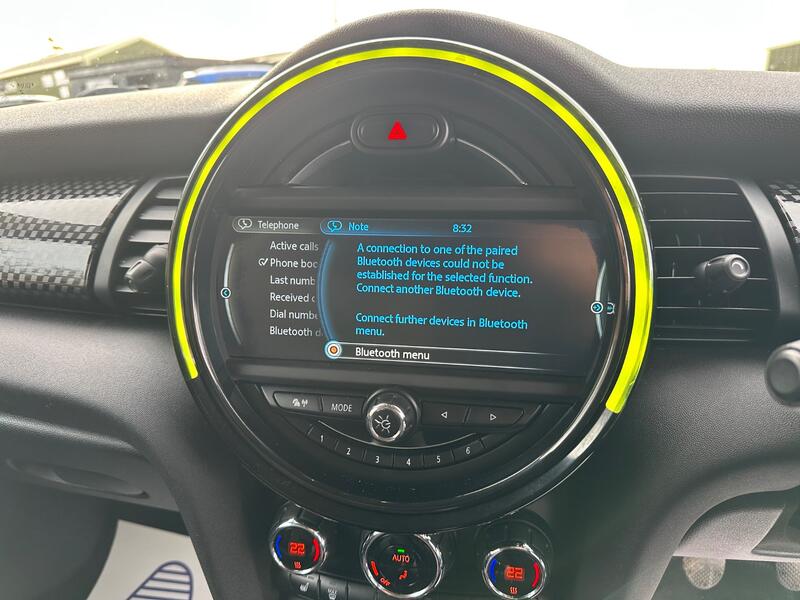 MINI HATCH